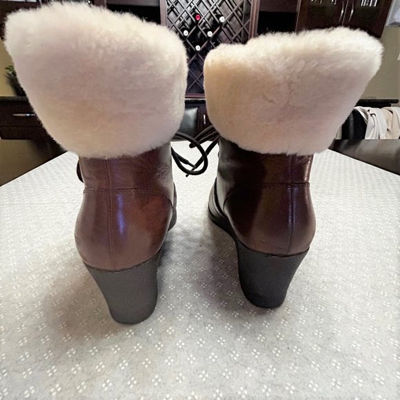 UGG Jenny Stout Brown Leather Wedge Boot - Size 7 - Picture 3 of 6